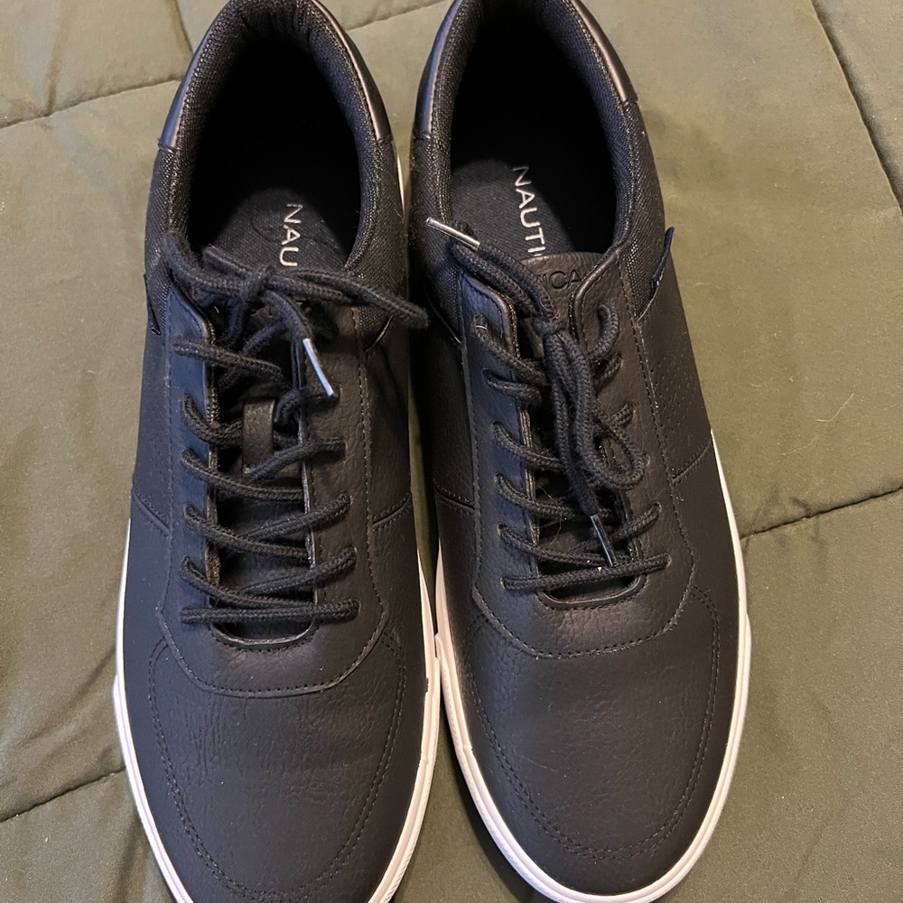 Nautica Black Sneakers Versatile Casual Design